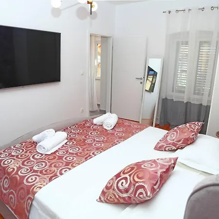 Magical Apartment Split